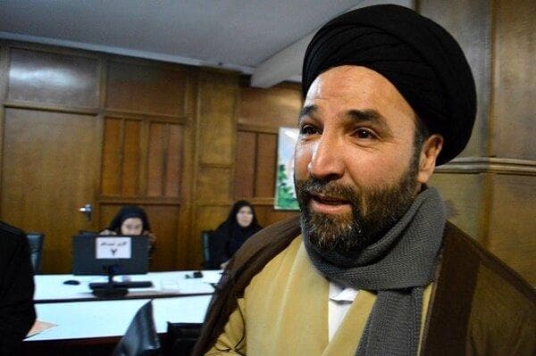 نماینده مجلس خطاب به وزیر ارتباطات؛مهمان ما هستید،اگر در مجلس بودید پدرتان را در می‌آوردم!