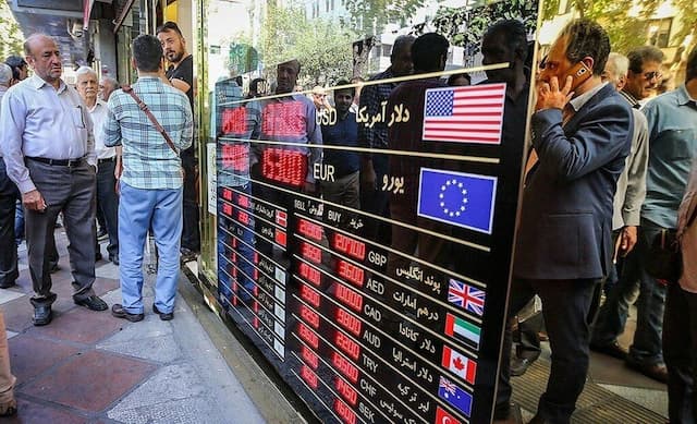 قیمت جدید دلار، یورو و سایر ارزها امروز ۸ شهریورماه ۱۴۰۴/ قیمت دلار نزدیک به ۴ هزار تومان تغییر کرد