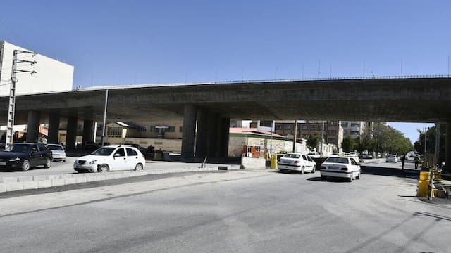 تقاطع شهدای خدمت شهرکرد به خط پایان نزدیک شد/شریان شمالی-جنوبی آزاد شد