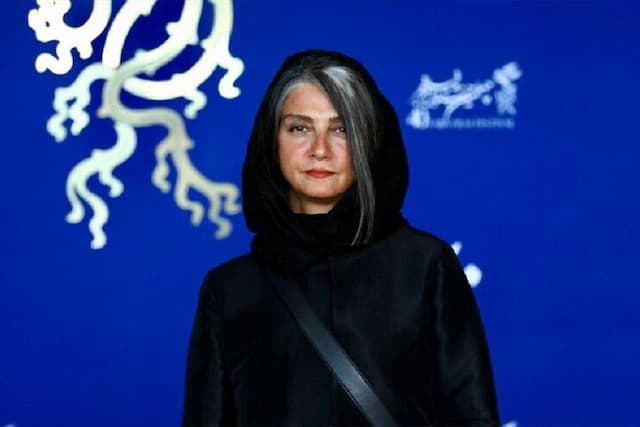 ببینید | موتورسواری خانم بازیگر در خیابان‌های تهران