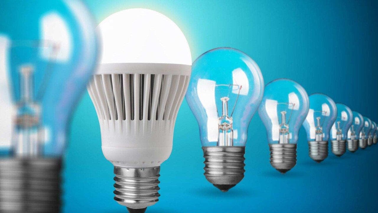 ببینید | شیوه تعمیر لامپ های LED سوخته با کمک یک خودکار!