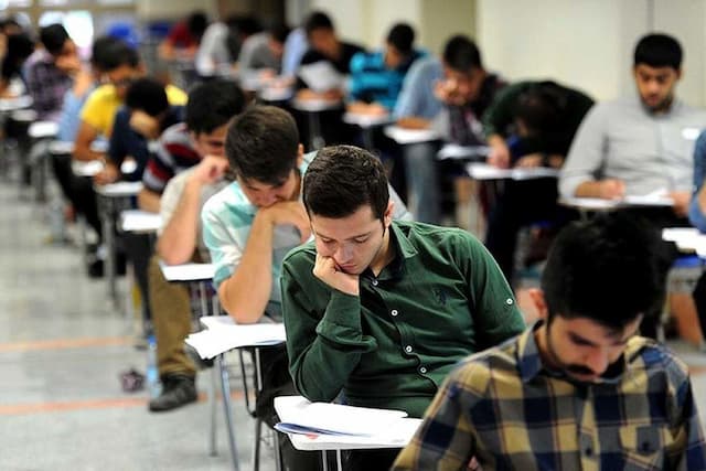 ببینید | اشک شوق مادر یکی از داوطلبان کنکور از موفقیت فرزندش