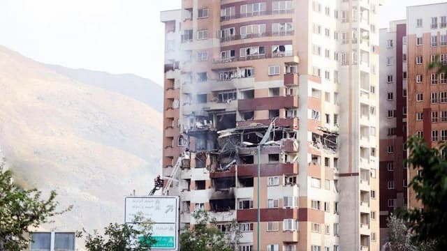 ادعای نیویورک تایمز: موبایل‌های محافظان محل جلسه شورای عالی امنیت را لو داد / دستگاه‌های موبایلی که به پاشنه آشیل امنیتی تبدیل شدند
