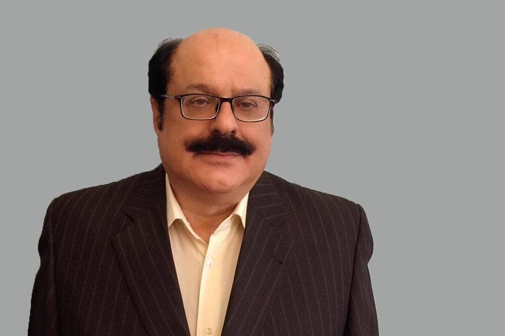 مهدی چمران و وزیر نیرو، ساخت و ساز و پوشک 