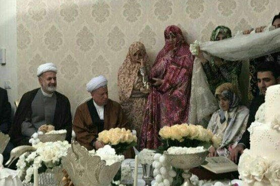 خاطرات هاشمی: عصر عقد ازدواج مرجان، صبیه محمد همشیره‌زاده، را بستم
