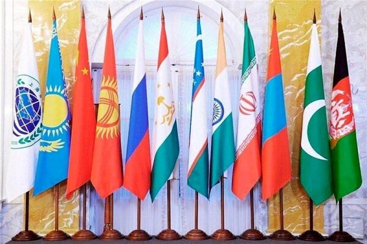 ببینید | اتفاقی عجیب در اجلاس شانگهای؛ پزشکیان دیر سفر کرد و در عکس یادگاری سران کشورها غایب بود