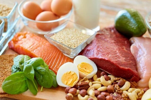 آسیب‌های پروتئین؛ چقدر پروتئین بخوریم خطرناک نیست؟