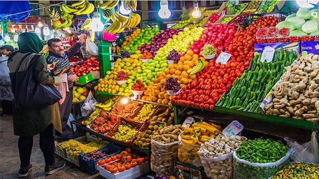 جولان قیمت‌های عجیب در بازار سبزیجات/ کاهو ۹۸ هزار تومانی شد