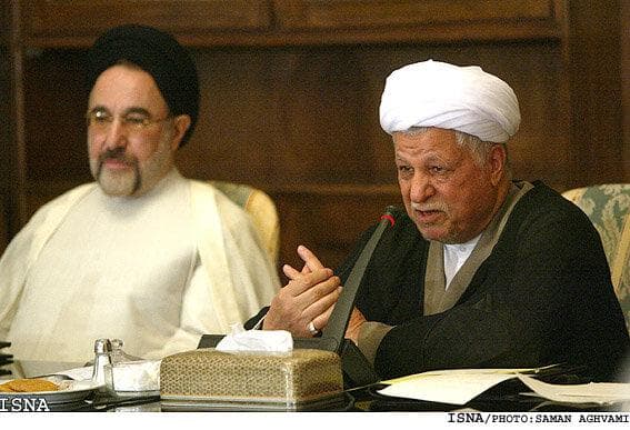 خاطرات هاشمی: جناح چپ هنوز روی اظهارات آقای خاتمی مانور می‌دهد