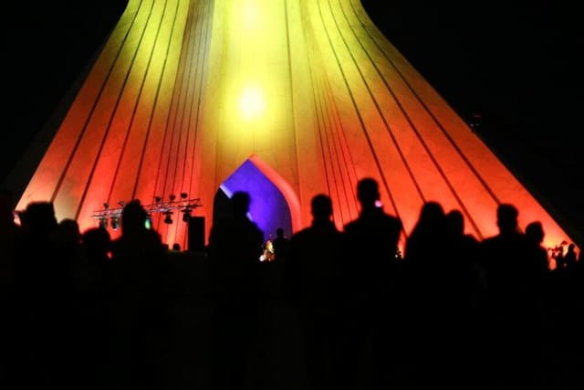 صدای شجریان به میدان آزادی نرسید/ شهرداری تهران: «تصور می‌کردیم که برنامه‌ریزی‌های لازم انجام شده است»؛ مقدمات آماده نبود، عجله کردند