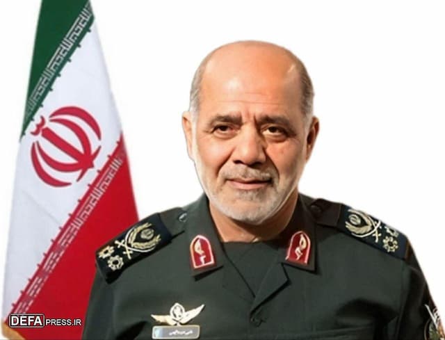 فرمانده جدید قرارگاه مرکزی خاتم الانبیا رسما معرفی شد/ نیروهای مسلح نسبت به قبل از جنگ تحمیلی اخیر آماده‌تر هستند