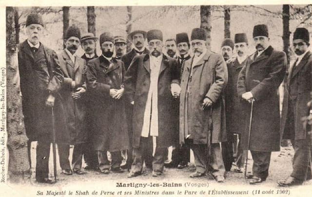 خاطرات مظفرالدین‌شاه: رفتیم به جای مسطحی که در آن‌جا مشق ولوسیپد [دوچرخه] می‌کنند