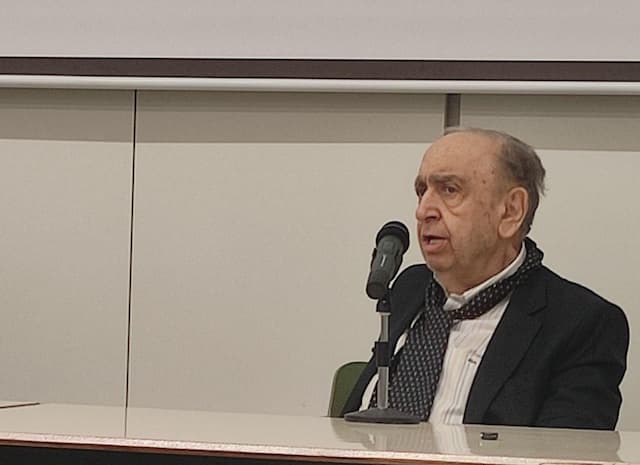 فرمان‌آرا درباره‌ احمد پژمان چه گفت؟