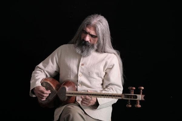 فراهم آوردن زمینه رقابت نوجوان و جوان ایرانی با تاجیک، آذری، افغان و عرب