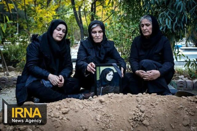 جزئیات پرونده قتل «منصوره قدیری جاوید» توسط همسرش؛ در جلسه دادگاه بین مادرزن و داماد چه گذشت؟/ قاتل: نیاز به گذشت ندارم