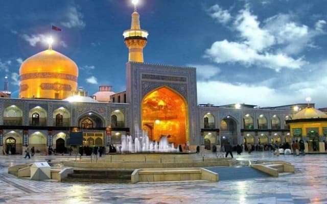 ببینید | ‌گل‌آرایی حرم مطهر رضوی به مناسبت میلاد پیامبر اکرم(ص) و امام صادق(ع)