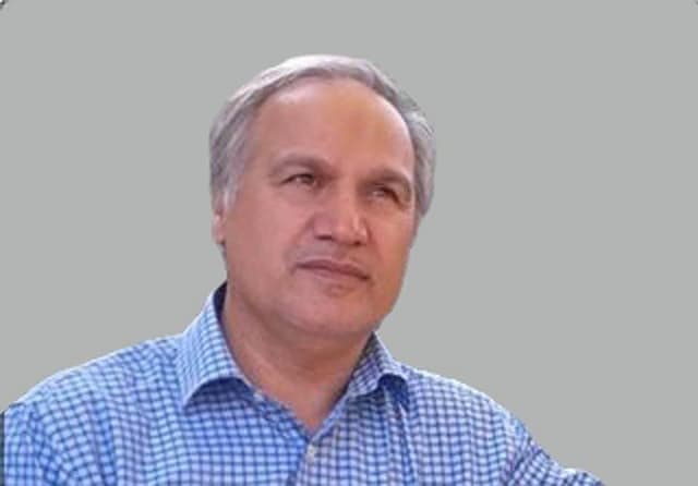 انحطاط قوه‌ی داوری گروهی از موافقان و مخالفان نظام سیاسی