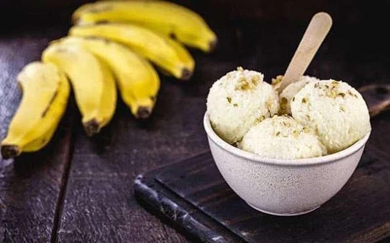 طرز تهیه بستنی با موز و شیر در خانه در کمترین زمان