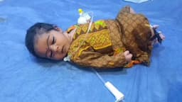 نجات نوزاد ۲۰ روزه از مرگ بر اثر گرمازدگی در مرز شلمچه + ویدئو