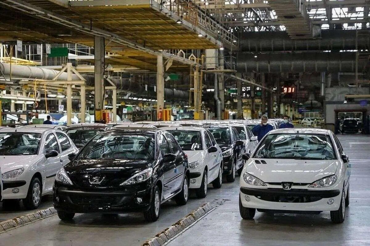 اولین واکنش بازار به مناقشات قیمت‌گذاری ایران خودرو؛ خودروهای این خودروسازی چقدر گران شد؟