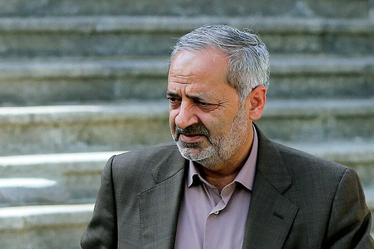 گفتم حتی یک لیوان هم حق ندارید برای دفتر من بخرید | ویدئو