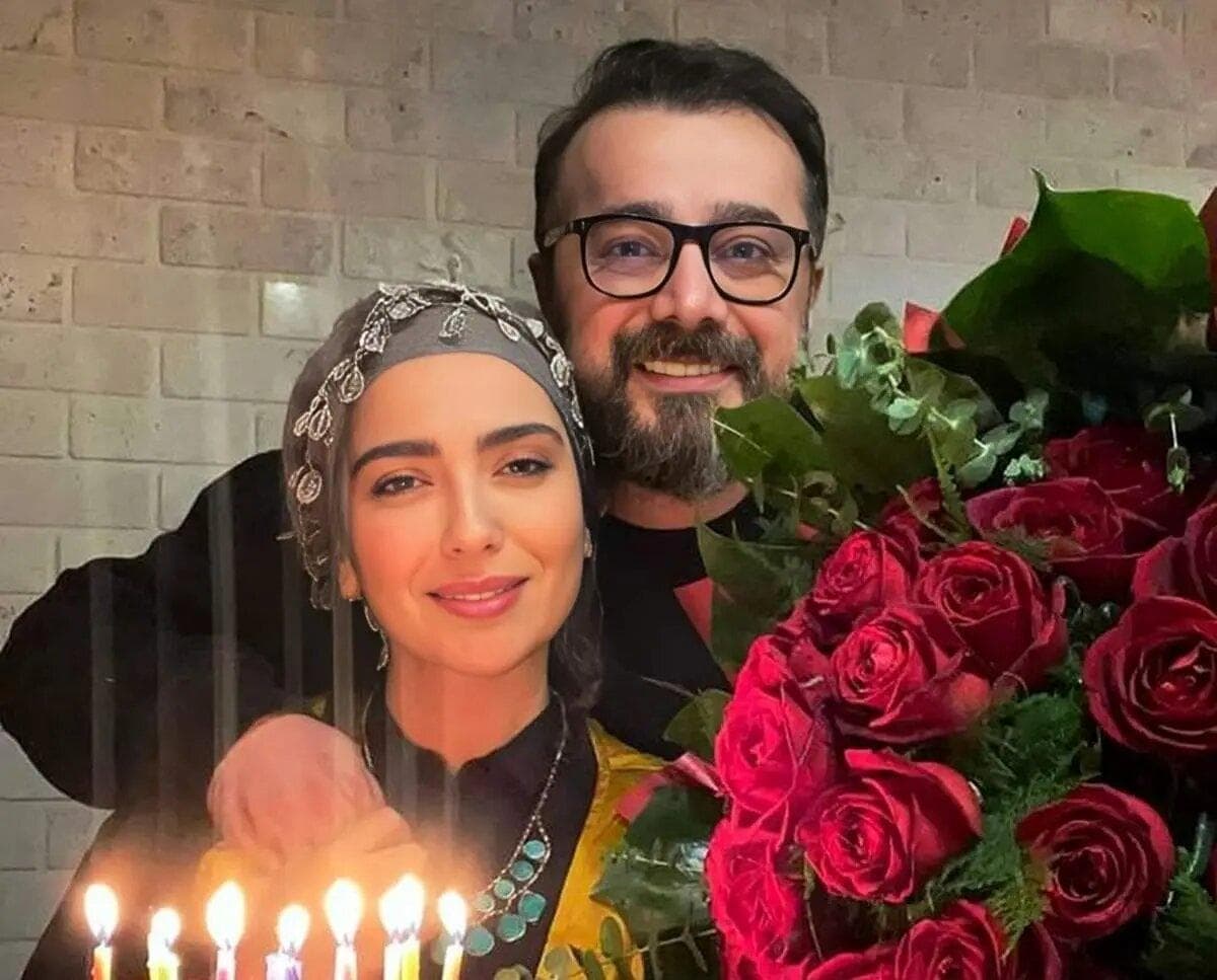 اولین عکس مشترک مونا کرمی و همسرش در کنار پسرشان حامی!