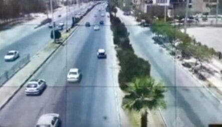 (۱۶+) لحظه مرگ دلخراش راننده کرمانی کنار اتوبان | بی احتیاطی این مرد جانش را گرفت + فیلم
