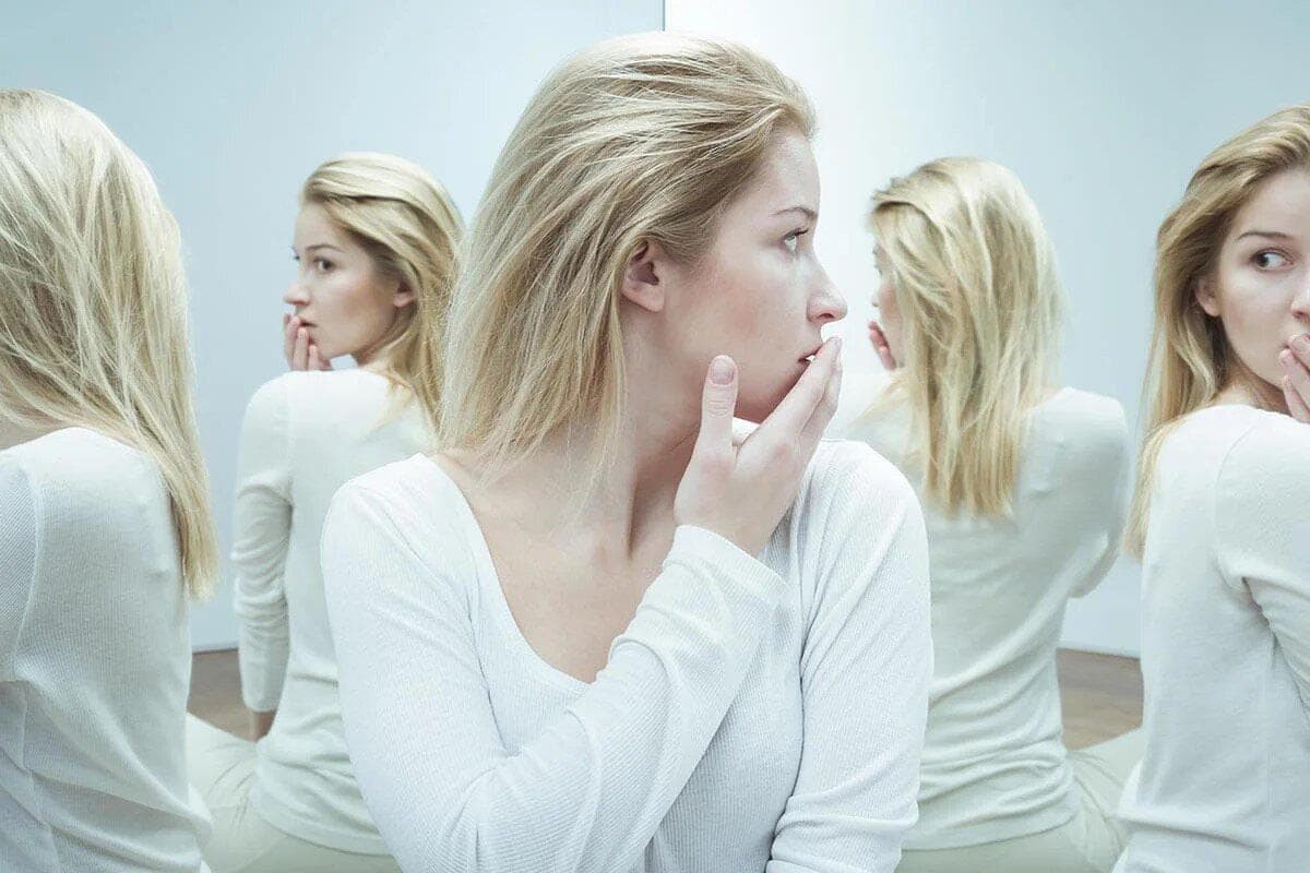 تفاوت بین توهم و هذیان چیست و چگونه می‌توان آن‌ها را تشخیص داد؟
