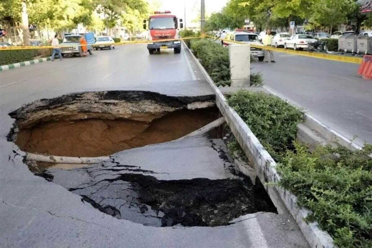 فرونشست ۳۶ سانتیمتری زمین در یک منطقه تهران | فرونشست زمین در استانی که تصورش را نمی‌کنید!
