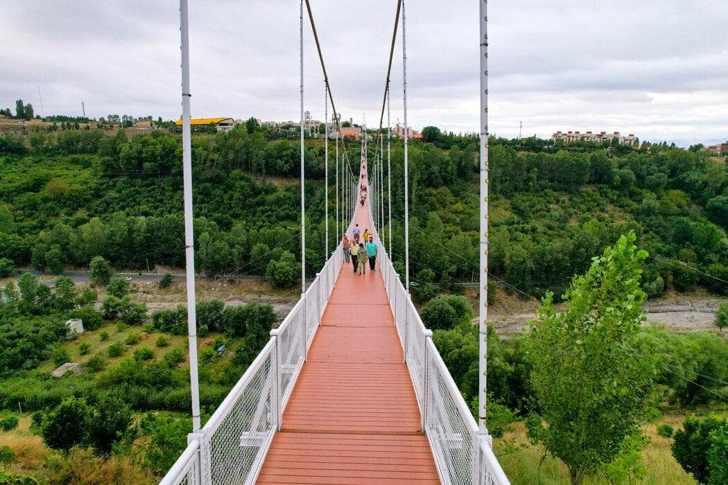 پل معلق در دل دره زیبای خیاوچای | عکس پل معلق مشگین شهر