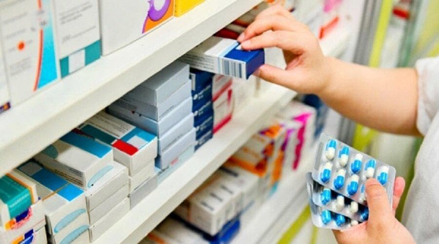 صنعت دارو؛ از تولید بایوتک تا کمبود نقدینگی | ۸۰ درصد داروخانه‌های خصوصی در خطر ورشکستگی