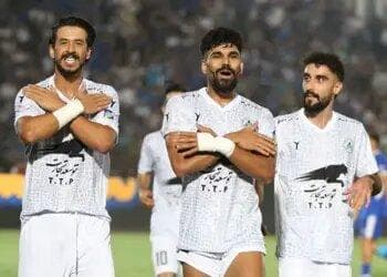 فرار استقلال پرستاره از شکست در شب سوپرگل ها | طوفان یک نیمه ای ذوب آهن و گل لحظه آخری آبی ها