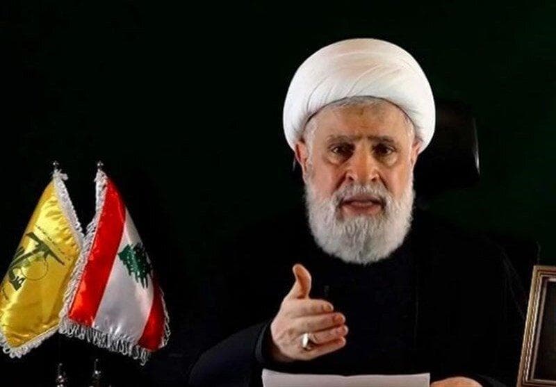 شیخ نعیم قاسم با لباس نظامی: مقاومت اسلامی لبنان هرگز سلاح خود را تحویل نخواهد داد | ویدئو