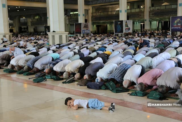 نماز جمعه تهران به امامت حجت الاسلام والمسلمین حاج علی اکبری