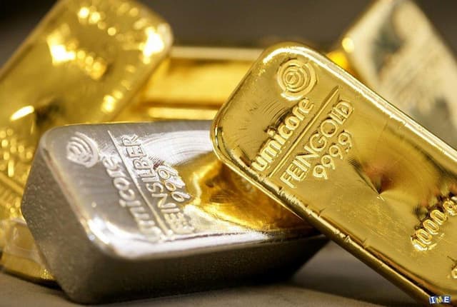 وضعیت بازارهای مالی ایران و جهان ؛ طلا و ارز داغ، نفت و دلار محتاط