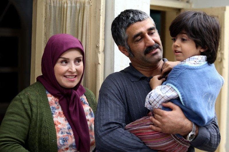 لحظه‌ای که پسربچه سریال زیر خاکی صدای پدر و مادر خودش را می‌شنود |‌ ببینید
