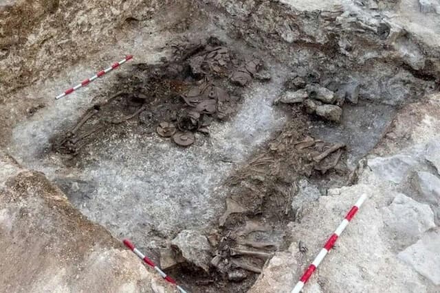 کشف اسکلت جنگجوی ۲۱۰۰ ساله با تاج زرین