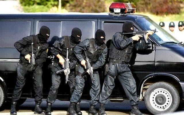 لحظه کشف کارگاه بمب‌سازی گروهک تروریستی جیش‌العدل | ویدئو