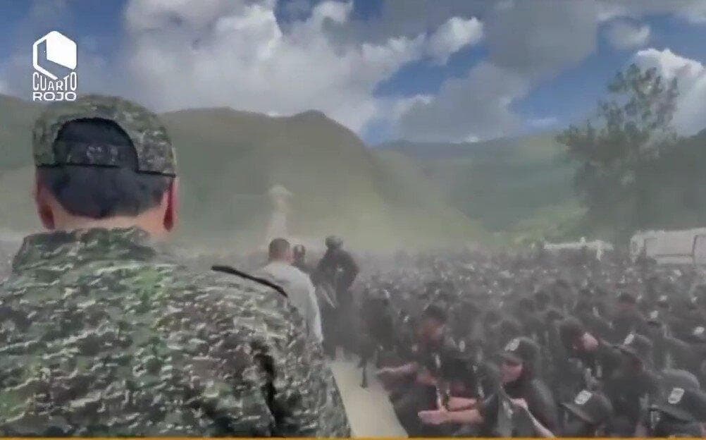درصورت حمله آمریکا آماده ایم؛ این بزرگترین تهدید علیه ما در ۱۰۰سال گذشته است | آمریکا ۸کشتی نظامی مجهز به ۱۲۰۰ موشک و یک زیردریایی را اعزام کرده است