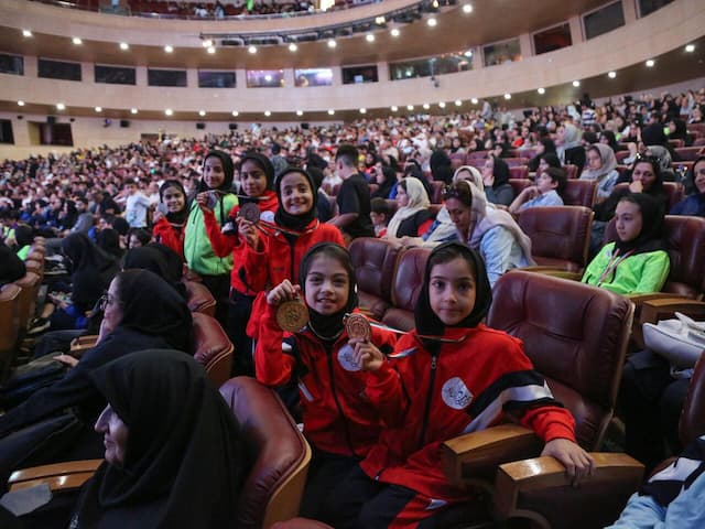 تهران قهرمانش را شناخت