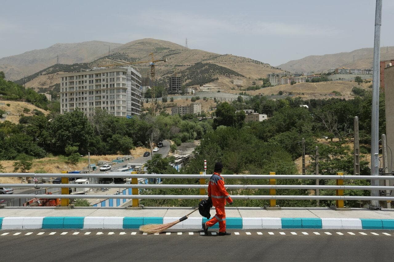شهرداری وزرشگاه یادگار امام را میراث نمی‌دهد |معتادان بهبود یافته می‌توانند پاکبان شوند