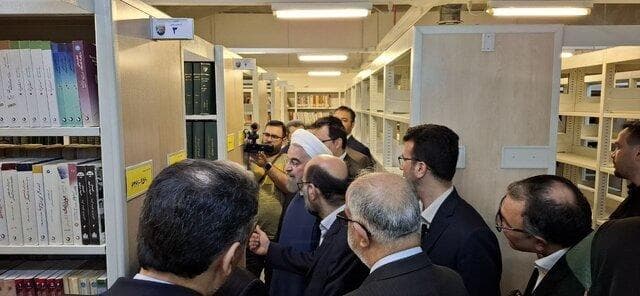 حسن روحانی ۲۵ هزار نسخه از کتاب‌هایش را اهدا کرد + ویدئو