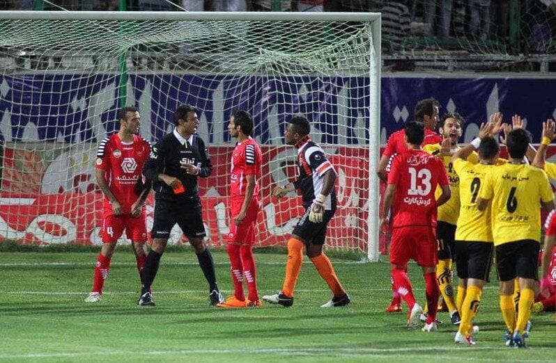 پرسپولیس را ۹۰ دقیقه ۱۰ نفره کردی نبش قبر هم می‌کنی؟