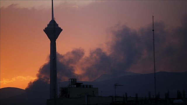 سقوط یک موشک میان دو بیمارستان در محله یوسف‌آباد تهران | داستان فیلم جدید مهدویان | ببینید