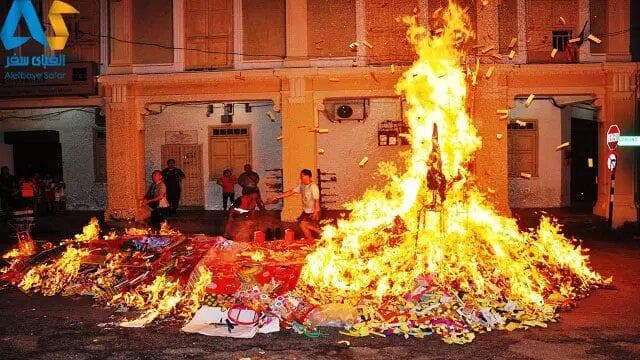 تصاویر جشنی آتشین از چینی‌ها+ ویدئو | معروف به جشنواره ارواح گرسنه