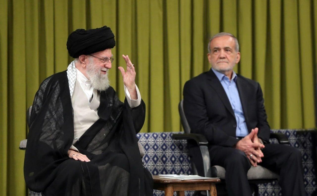 رئیس‌جمهور و اعضای دولت با رهبری انقلاب دیدار کردند