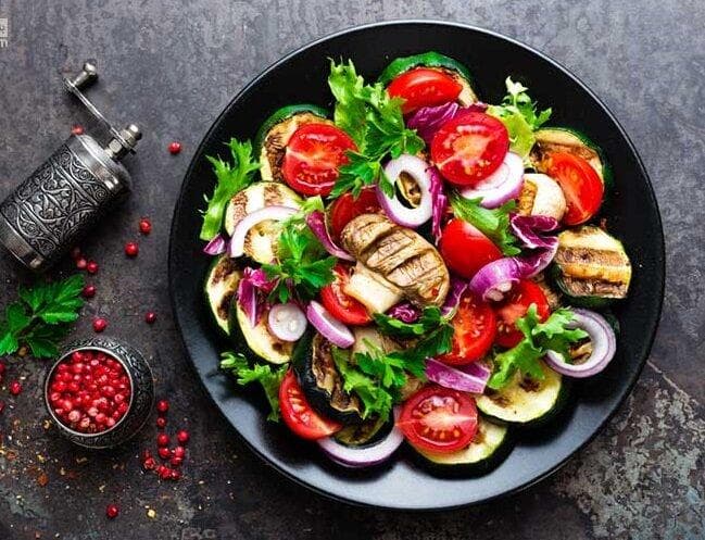 ۷ سالاد خلاقانه و خوشمزه برای عاشقان سالاد + طرز تهیه