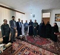 تجلیل مسئولان آذرشهر از خانواده شهدا و جانبازان