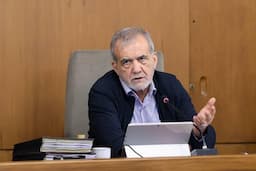  پزشکیان در جلسه صبح امروز هیات دولت: نتانیاهو به جای دلسوزی دروغین برای مردم ایران، نگاهی به آثار جنایاتش در غزه داشته باشد