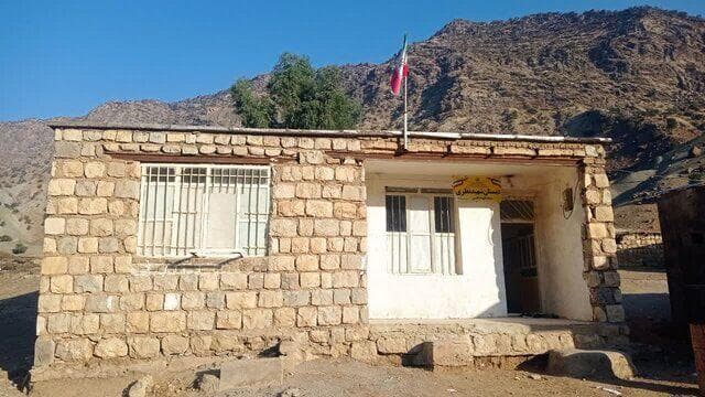 مدارس استاندارد جایگزین مدارس سنگی و کانکسی لرستان می‌شود